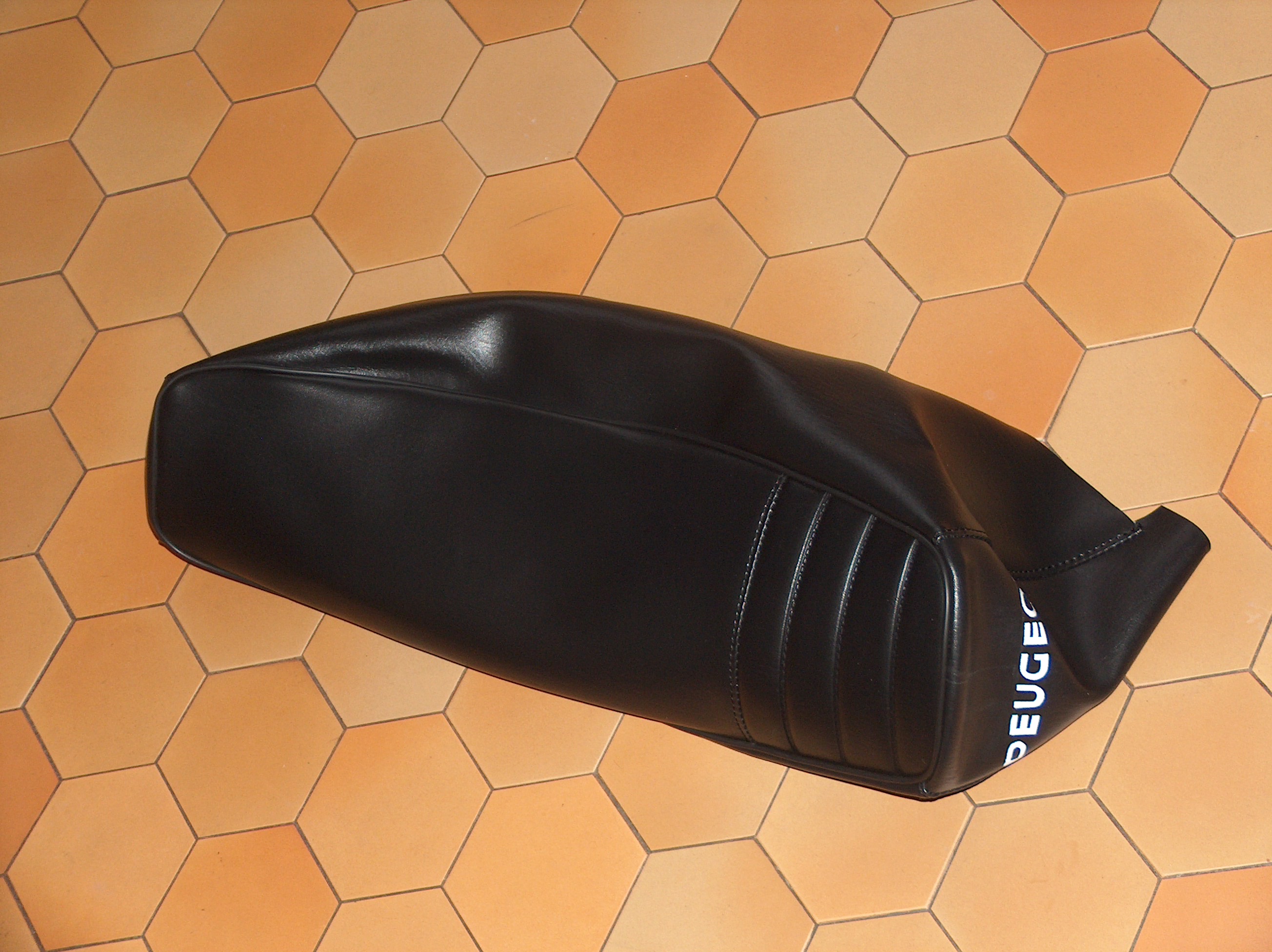 69ce36e9240c3_peugeotGT10 (1).JPG.jpg